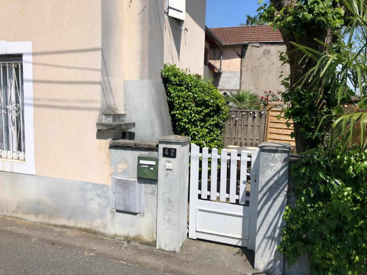 Petite Maison Avec Terrasse Jurançon Buitenkant foto